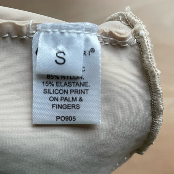 Solbari Fingerless Driving Gloves UPF50+ Sun Protection - Picture 4 of 5